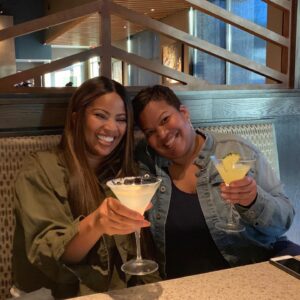 DeShawn Snow Instagram - Screaming Happy Birthday to my sister @robinnicoleg 🎂🎉🎁 I love all that you are and I appreciate all that you do❤️ I pray that your day is filled with joy, laughter, celebration and love.🥂Love you to the moon and back✨ Everyone go show her some birthday love👑‼️