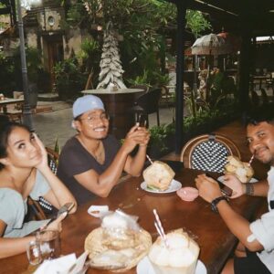 Dea Panendra Instagram - Geng gong🌴