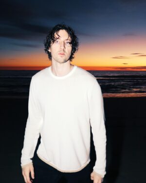 Dean Lewis Instagram - 🇺🇸I AM SO EXCITED TO ANNOUNCE I’m coming to the USA in April and may to open for @ajrbrothers !!!! I’m playing the first half of the tour and I am so honoured they chose to me to open for them!! I wasn’t supposed to be playing shows in the USA until 2025 so it’s so exciting to play in just 2 months!!! Almost all their shows are sold out so get tickets now!! I CANT WAIT!!