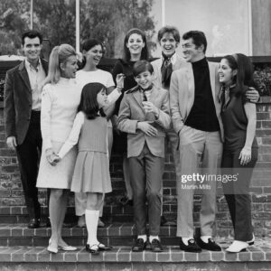 Dean Martin Instagram - HAPPY FATHER'S DAY!

#DeanMartin #KingofCool #FathersDay #DadsDay #Fathers #Family #Love #SundayStyle #1960sStyle #FathersDay2021 

https://www.gettyimages.ie/detail/news-photo/entertainer-dean-martin-with-his-wife-jeanne-and-children-news-photo/496559074