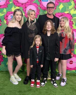 Dean McDermott Instagram - Had an incredible and inspiring night last night at The Stand Up For Kids Gala @unistudios A night of fashion, fun and fundraising for @luskinoic thank you to all the doctors, nurses and the Luskin Orthopedic Institute for children for helping kids be kids. No patient is ever turned away, regardless of insurance status. @carolinerhea4real was a wonderful host and a performance by @scarlettkateferguson and @piatoscano brought the house down and the tears. Such a beautiful inspiring performance.🙏❤️The night was topped off with Harry Potters World closed down for all the gala guests for 2 hours. Such a special treat!!! Thank you to all the gala volunteers and @stefaniekeenan @topshelfconcierge #luskinoic #standupforkids #standupforkidsgala #universalstudios #johnvarvatos
