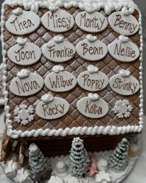Dean McDermott Instagram - Such a special Christmas this year having Lola and Jack with us is the icing on top of our family Gingerbread house from @thesolvangbakery #bigfamily #dadofseven #happyholidays