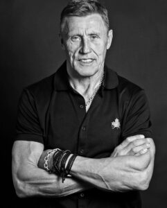 Dean McDermott Instagram - My hockey idol @bjsalming passed away on Thanksgiving. He was a God to me. Big and strong and defended that blue line like no other. I play defense because I wanted to be Borje, I blocked shots because I wanted to be Borje, I still do at age 56, because I want to be Borje. I think about him every time I go down in front of a shot, and I’ll continue to do so until it’s time for me to hang ‘em up. Mr Salming, thank you for your amazing contribution and heart and soul you put into the game I love so dearly. You will forever be my hero and idol. Rest in Peace. #börjesalming #defensman #torontomapleleafs #idol #hero