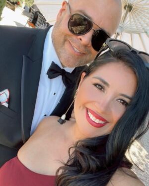 Deanna Diaz Instagram - ᴍᴏɴᴛʜ 5 ɪɴᴛᴏ ʀᴇꜱɪᴅᴇɴᴄʏ 🌟… ꜰɪɴᴀʟʟʏ ᴘᴏꜱᴛɪɴɢ ᴛʜᴇ ᴏʙʟɪɢᴀᴛᴏʀʏ 👩🏻‍⚕️📸 ʟᴏʟ
#DrDiaz 
•
Can’t believe going into month 5 of residency, and it’s been busy! 😅
I have to say every failure, detour, setback in the past took me to the direction, to exactly where I needed to be, you just have to trust God and let him steer.
I’m absolutely LOVING my specialty 🔬 ❤️ and proud of the recent accomplishments and blessings in these past 5 months…
•Recognized for my ECURE scholarship from UPenn derm (pic 3)
•Multiple abstracts accepted 🙏🏼 including my first pathology abstracts ( pic 4-6) 
•Getting invited to speak on my previous research at international myositis society (pic 7)
•Lastly my research of 2-3 years , finally the manuscript was accepted this month 🥂🙌🏽 (pic 8) 
•And my favorite blessing of them all, is meeting my amorcito (slide 9) as we recently celebrate year one. ❤️🙏🏼 #10/26
#Grateful #workhardandtrusttheprocess 
#happyfriyay
