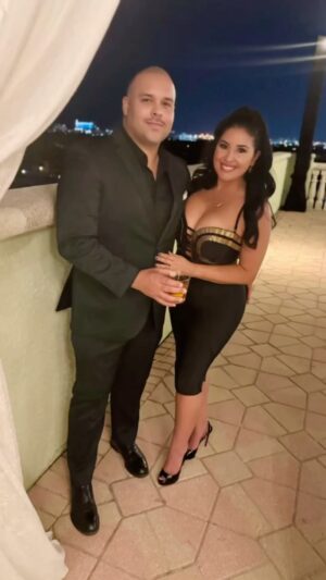 Deanna Diaz Instagram - 𝑨𝒎𝒐𝒓 𝒚 𝑨𝒎𝒊𝒔𝒕𝒂𝒅 🖤✨ 
•
Doing what we love best, celebrating love and friendship, VSDC/MJCErvesas reunion 🍻😜🫶🏼