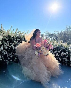 Deanna Diaz Instagram - 𝐂𝐞𝐥𝐞𝐛𝐫𝐚𝐭𝐢𝐨𝐧 𝐨𝐟 𝐋𝐨𝐯𝐞 🫶🏼
•
As I officially begin residency this week, I’m still daydreaming of the most magical wedding this past weekend celebrating the love of two of the best!✨❤️😍
@nikiboo @jordanmailata 
It was perfection!!
#HakunaMailata #loveyouguys