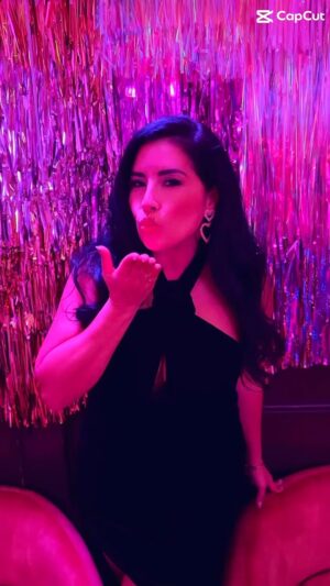 Deanna Diaz Instagram - 𝓖𝓸𝓸𝓭𝓫𝔂𝓮 2023… 𝓗𝓮𝓵𝓵𝓸 2024 🥂🌟🫶🏼!
.
2023 was good to me, love ❤️, new chapters 👩🏻‍⚕️, traveling ✈️ , amazing memories 🤩 and embracing my soft girl era (thank you @mannyfromphilly 🥰) hence ended with a very 💖 birthday… I love my tribe and I can’t wait to see what 2024 brings 🥹🌟🍾!!