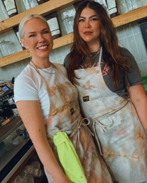 Deanna Diaz Instagram - 𝗖𝗵𝗲𝗲𝗿𝘀 𝘁𝗼 𝘁𝗵𝗲 𝘀𝗲𝗲𝗱𝘀 𝗽𝗹𝗮𝗻𝘁𝗲𝗱 𝗳𝗶𝗻𝗮𝗹𝗹𝘆 𝗯𝗹𝗼𝘀𝘀𝗼𝗺𝗶𝗻𝗴 
🌱🌟❤️👩🏻‍⚕️🧋🎉 #fridayfeels 
•
Long post but meaningful ….

This Friday I’m so very grateful for all my hard work finally coming into fruition…

For those who have followed my journey into medicine it has been a 🎢 ride, amongst the blessings ,  I’ve had my fair share of detours with life changing personal losses that turned my life upside down but despite it all I never gave up… 

I’m PROUD to say I will have fulfill all my requirements by 2022, passed all my boards and will walk in two weeks 👩🏻‍🎓🙌🏽🌟 

I also am elated to say I will get to continue doing funded research with my amazing mentor at UPenn.  #TeamWerthit 
I was selected to receive the Penn Dermatology ECuRE Scholarship summer research fellowship and I’m so very grateful. ❤️

As well as I was recipient of the SID travel grant to present my research at @SocInvestDerm 2022 annual meeting in Portland ( my first in person since 2019 *excited*). I look forward to this next chapter and coming year of amazing research 🔬🌟

I share all this because I have fallen so many times in this journey BUT I’ve never given up. I got back up and continue fighting for my dreams. So I hope this inspires others. 
Cheers to NEVER giving up, to the next chapter and to continue to fulfilling my dreams with #Match2023! 💪🏽❤️🙏🏼
•
PS also cheers to this amazing duo of boss babes opened up near me this coffee/ plant/ gift heaven, it is a must visit… yummiest boba tea and more 💚😋 @thegroundcpg
