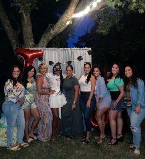 Deanna Diaz Instagram - 𝗧𝗵𝗲 𝗳𝘂𝘁𝘂𝗿𝗲 𝗶𝘀 𝗯𝗿𝗶𝗴𝗵𝘁 🌟❤️
•
We are all so proud of Samiah aka Ming aka Mya … to watch her grow and now to send her off to college! It brings me so much joy that she will be going to my alma mater and wants to be a future doctor. 👩🏻‍⚕️🙌🏽 #myfuturecolleague #lovetoseeit #templeowls #doctorainthemaking