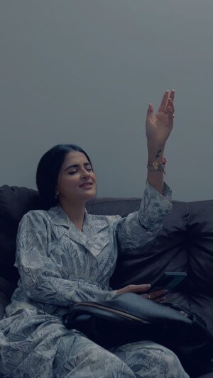 Debattama Saha Instagram - Help yourself the way you’d want someone else to help you! Heal yourself the way you’d want to heal your loved ones! I cry when I sing, I have a different world that I live in. I get lost sometimes. I try to be happy. That’s when I do what gives me peace. I sing. 
P.s. - I wasn’t prepared to sing. Just started singing when I was asked to and had to get onto a much higher scale than I usually do, that too a scale apt for male singers. Anyways I hope I saved myself from doing an injustice to the song and my favourite @arijitsingh . What do you think? 
.
.
.
.
.
.
.
.
#longwaytogo #healing #peace #joy #love #loveyourself #instagood #singer #music #oneofakind #oneofmyfavorites #laalishq #arijitsingh #debattamasaha