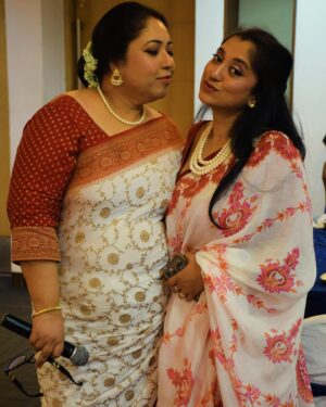 Debleena Sen Instagram - Pisi and Moshai’s 50th anniversary celebrations. Such a fun time with family. 

#familytime #50thanniversary #cousins #bengaliwomen #siblings