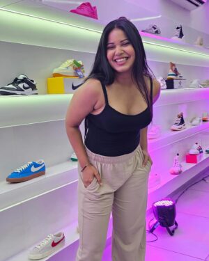 Deborah Doris Fell Instagram - 🤯🌸🤯♥️

@superkicksindia @thecatalyst.in @nainabhandary 🫶🏽

• 

#deborahdorisfell #styleblog #bossbabe #superkicks #superkicksindia #sneakers #nike #adidas #converse #toms #shoelove #shoelover #hyderabad #telangana #india #fashion #summers