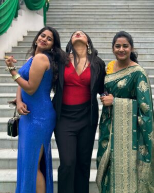 Deborah Doris Fell Instagram - 🥰❤️🥰
.
.
.
#style #styleblog #styleblogger #sister #sisters #sistersquad #happysisters #sisterhood #sisterlove #fashion #fashionblog #fashionblogger #fashioninfluencer #hyderabad