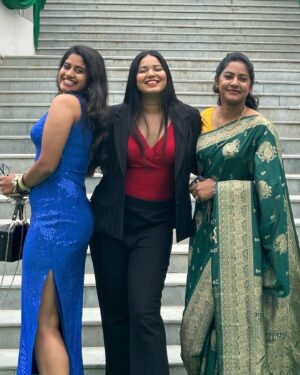 Deborah Doris Fell Instagram - 🥰❤️🥰
.
.
.
#style #styleblog #styleblogger #sister #sisters #sistersquad #happysisters #sisterhood #sisterlove #fashion #fashionblog #fashionblogger #fashioninfluencer #hyderabad