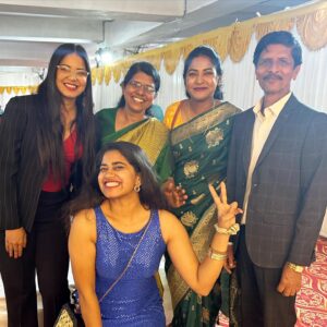 Deborah Doris Fell Instagram - ❤️
.
.
.
#family #familytime #familygoals #happyfamily #love #style #wedding #partywear #hyderabad
