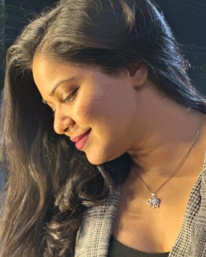 Deborah Doris Fell Instagram - Angel energy 🪽✨

•

P.S: Do not judge a lady who has chipped nail polish 💅 

•

Photo Credits: @its_yoshith_here 

•

#deborahdorisfell #dollface #nofilterneeded #actress #angelic #angloindian #hyderabad #explore #fyp