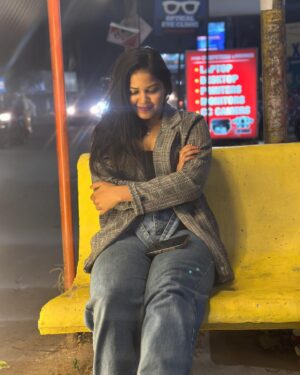 Deborah Doris Fell Instagram - Angel energy 🪽✨

•

P.S: Do not judge a lady who has chipped nail polish 💅 

•

Photo Credits: @its_yoshith_here 

•

#deborahdorisfell #dollface #nofilterneeded #actress #angelic #angloindian #hyderabad #explore #fyp
