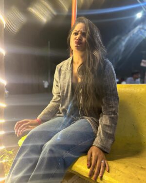 Deborah Doris Fell Instagram - Angel energy 🪽✨

•

P.S: Do not judge a lady who has chipped nail polish 💅 

•

Photo Credits: @its_yoshith_here 

•

#deborahdorisfell #dollface #nofilterneeded #actress #angelic #angloindian #hyderabad #explore #fyp