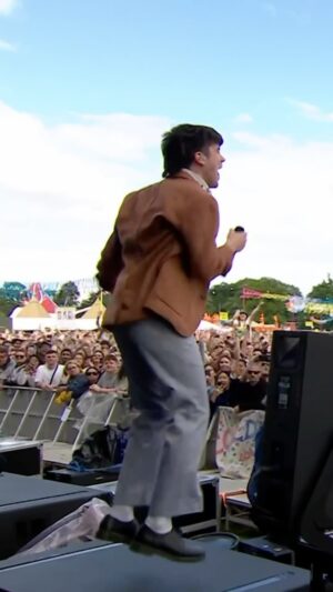 Declan McKenna Instagram - Summer UK tour tickets on sale now! This time uncensored 🤬