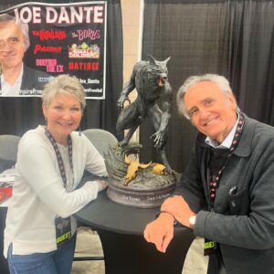 Dee Wallace Instagram - What a treat to hang with @joe.dante this weekend at @texasfrightmareweekend 🐺 #thehowling