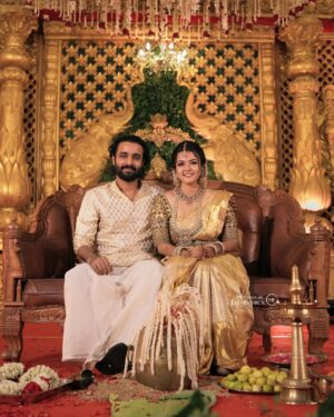 Deepak Parambol Instagram - Entwined in the eternal dance of love, our hearts beat as one beneath the canvas forever.

Captured By : @momentssbyelemntricx

Bridal makeup - @ashif_marakkar 

Brides Outfits - @kanchivaram.in 

Blouse- @gala_galore_ 

Saree draping- @draping_damini 

Groom outfit - @masharhamsa @gospelofdesign 

Groom makeup - @groommakeup_bloomsmakeover 

#aparnadeepakwedding #traditionalwedding #aparnadaswedding #deepakparambol #preciousmoments