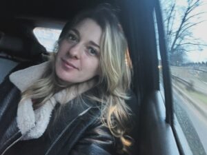 Dehenna Davison Instagram - On my way, bright and breezy, to the BBC studios to beam into @bbcbreakfast to discuss my debate today on access to migraine treatment. Will be live around 0710, and the debate starts at 0930 on parliamentlive.tv