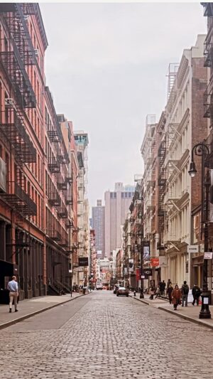 Deirdre Lorenz Instagram - What are some of your favorite New York City streets? #nyc 
.
.
#favorite #soho #newyork #newyorkcity #enjoythemoment #beautiful #romantic #romanticizeyourlife #raiseyourvibration #enjoylife #appreciationpost #lovestory #romance #deirdreinnewyork #filmedit #contentcreator @deirdrelorenz ✨