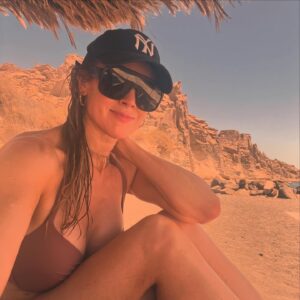 Deirdre Lorenz Instagram - Beach days in Santorini🩵💦 ✨
#summer #loving #santorini #greece #beach #volcano #beachlife #aegean #noplans #noclocks #noalarms #noschedule #retreat #calm #quiet