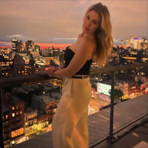 Deirdre Lorenz Instagram - Neighborhood night lights. 

#nyc #newyork #nyclife #enjoylife #creative #goodlife