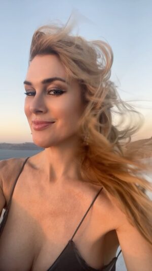 Deirdre Lorenz Instagram - Just be who you want to be!! and go for it. And never miss a sunset here. Ever. 💛☀️
#santorini #sunset #sunsetlovers #bethatgirl #goahead #santoriniblue #themovie #actress #filmmaker #producer #ontour #enjoylife #greece #travelphotography #movies #romcom #streaming #fandango #thankyou @filmhubhq #romance #lovestory