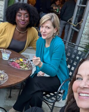 Deirdre Lovejoy Instagram - It’s a POTUS holiday party, courtesy of @geffenplayhouse and even the dogs are excited!  Thank you @selinafillinger ❤️🙏❤️ #potusgeffen #theatre #fun #love #joy #laugh #laughs #comedy #women #potus #la #geffen #bernie #actor #actorslife #pickles