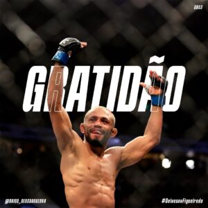 Deiveson Figueiredo Instagram - Chegamos ao fim de mais um ano de desafios e conquistas. 🙏🏼 

Só tenho a agradecer todos que estiveram ao meu lado, apoiando e incentivando em cada fase da minha trajetória. 

Que o próximo ano seja ainda mais repleto de vitórias e superações. Pode vir 2024! 🥂

#DeivesonFigueiredo #Gratidão #Feliz2024
