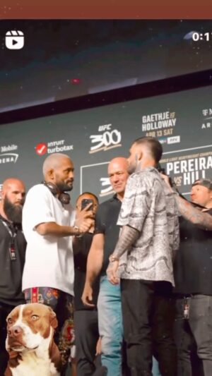 Deiveson Figueiredo Instagram - Pitbull para pitbull parceiro, máximo respeito por você @cody_nolove