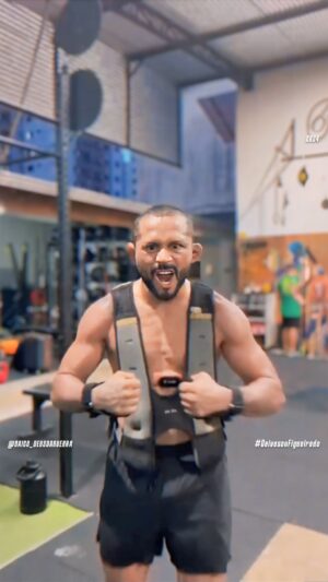 Deiveson Figueiredo Instagram - Enquanto o UFC 300 não chega, eu sigo aprimorando minha força, habilidades e técnicas.

Quem aí não vê a hora da grande noite chegar? 💥

@ufc 
@ufc_brasil 
@ufcfightpassbr 
@blazejogue 

#DeivesonFigueiredo #DaicoDeusDaGuerra #TeamFigueiredo #UFCBR #MMA #UFC300 #NatalRN #BelémDoPará