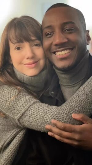 Delphine McCarty Instagram - Good-bye mon Gbayoro chéri !! 8 années à nos côtés et tu pars vivre de nouvelles aventures ✨✨✨ je ne sais pas comment je travaillais avant sans toi, tellement tu m’es devenu indispensable 🥰 Merci pour ces 8 années merveilleuses…cela n’a jamais ressemblé a du travail à tes côtés. On a grandi et appris ensemble, et on a surtout tellement tellement ri… Bref je vous a souhaite à tous un Gbayoro dans votre vie pro ou perso…Clap de fin pour l’agence ( fictive) « DelGbayo » ❤️mais pour moi elle ne fermera jamais !!!!