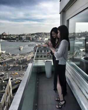 Demet Sevim Instagram - Happy flashbacks ☁
📷 @aysegulkunteryanik