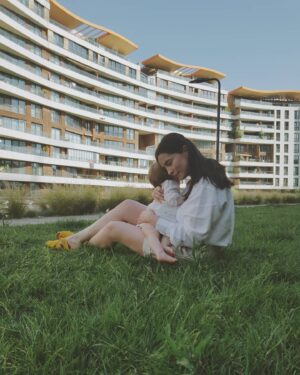 Demet Sevim Instagram - Kızıl Tilki Lokum'a ne demişti? -Ne olursan ol, ne olursa olsun seni her zaman seveceğim.
Iyi ki doğdun kızım.
17.06.2019