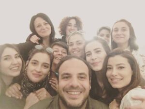 Demet Sevim Instagram - Yeni sezon canım arkadaşlarıma, bu güzel ve başarılı ekibe ve bütün izleyicilerine yine bomba gibi bir sezon olsun🙏
#edho
