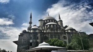 Demet Sevim Instagram - Neyi arıyorsan O'sun.
-Rumi