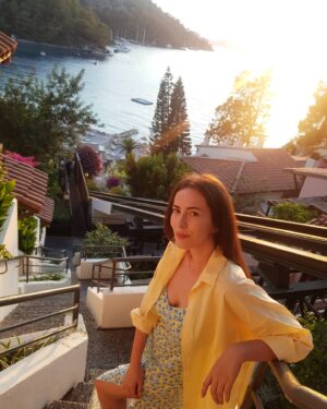Demet Sevim Instagram - Long time no see☀️
Uzun zaman sonra 👋🏻