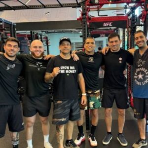 Demian Maia Instagram - 🇧🇷: Dia no @ufcpi
 
🇺🇲: Day at UFC PI 

@diegolimacb
@charlesdobronxs
@alexpoatanpereira
@gloverteixeira
@kingzkimonos

#ufc #ufcpi