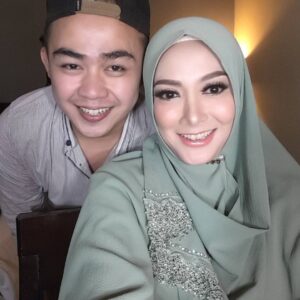 Denaya Bintang Azmi Instagram - Makasih ya makeupnya ka @ferarimakeupartist 😍😘😊