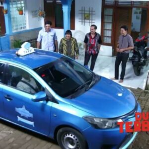 Denaya Bintang Azmi Instagram - Ada TKW Ciraos yg pulang lagi niy😆😄,,, siapa ya ??? 😎😍😘 saksikan di Dunia Terbalik setiap hari jam 20'00 hanya di RCTI 👍👍👍miss u all