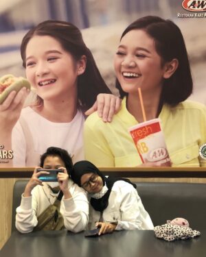 Denaya Bintang Azmi Instagram - Makasih ya kalian selalu setia menemaniku😍😘