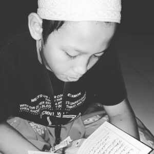 Denaya Bintang Azmi Instagram - Ketika dia sakit ya Alloh,,,
😭
