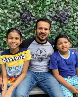 Denes Kumar Instagram - Happy Birthday and Father’s Day to my rockstar husband @deneskumar_ ! Here’s to celebrating you and all the joy, love, and fun you bring into our lives. We’re so lucky to have you, and today is all about making you feel as special as you make us feel. 

You truly are the best, Appa! ❤️🧡💛

#DoubleCelebration #AmazingDad #LovingHusband
