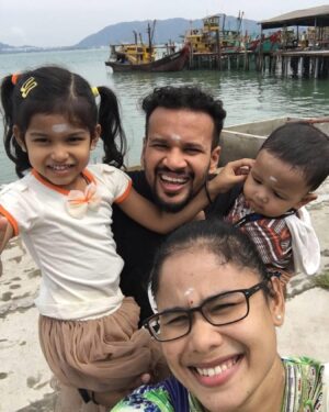 Denes Kumar Instagram - Happy Birthday and Father’s Day to my rockstar husband @deneskumar_ ! Here’s to celebrating you and all the joy, love, and fun you bring into our lives. We’re so lucky to have you, and today is all about making you feel as special as you make us feel. 

You truly are the best, Appa! ❤️🧡💛

#DoubleCelebration #AmazingDad #LovingHusband