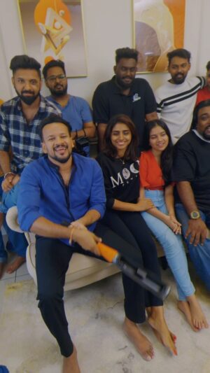 Denes Kumar Instagram - It’s another wrap and it’s for the little princess of Pasanga Diya @akhsranair_official 
She’s done a good job in Pasanga season 2 
#pasangaseries