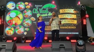 Denes Kumar Instagram - GRAND OPENING RESTAURANT OH YEAH Banana Leaf 
RAWANG BRANCH

DATE: 19 MAY 2024

WATCH FULL LIVE VIDEO IN MKU MALAYSIA KALAI ULAGAM FACEBOOK PAGE 

#mkuMalaysiaKalaiUlagam #MKU #mkualwaysforyou #malaysia #KalaiUlagam
#OnlineMedia #bananaleafrice #bamboobriyani #ohyeahbananaleafrestaurant #indiancuisine #indiandelicacy #southindian #food #authentic #shellout #seafood