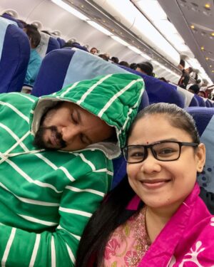 Denes Kumar Instagram - Happy Birthday and Father’s Day to my rockstar husband @deneskumar_ ! Here’s to celebrating you and all the joy, love, and fun you bring into our lives. We’re so lucky to have you, and today is all about making you feel as special as you make us feel. 

You truly are the best, Appa! ❤️🧡💛

#DoubleCelebration #AmazingDad #LovingHusband